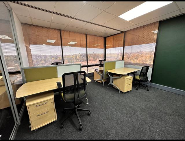 18M² SERVICED OFFICE TO LET IN BRAAMFONTEIN WERF